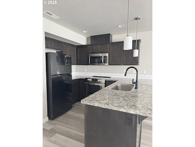 688 E Oregon Ave, Hermiston, OR 97838 - photo 3