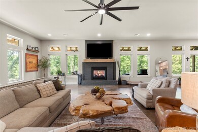 Huge living area with see through fireplace to enj