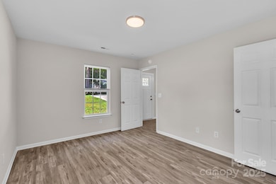 726 Pennsylvania Ave, Charlotte, NC 28216 - photo 5