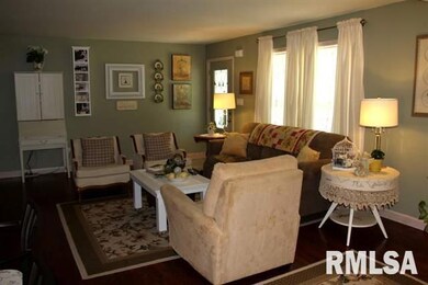 410 Mayfair Dr, Lincoln, IL 62656 - photo 2