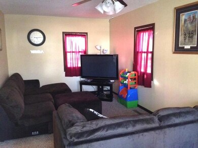 IMG_2246 family room 2.jpg