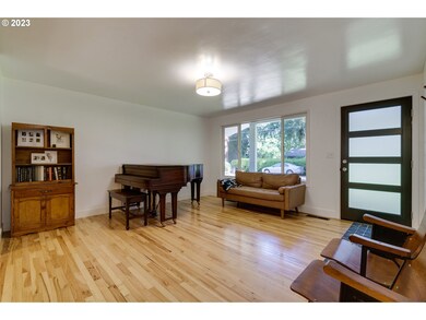 16211 Inverurie Rd, Lake Oswego, OR 97035 - photo 5