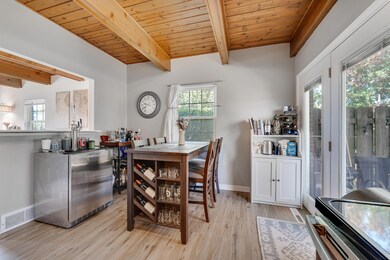 1094 Folkestone Rd unit 13-A, Columbus, OH 43220 - photo 4