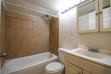 2543 Acacia St unit A, New Orleans, LA 70122 - photo 5