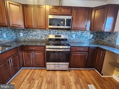 8636 Cartwright Ct, Manassas Park, VA 20111 - photo 2