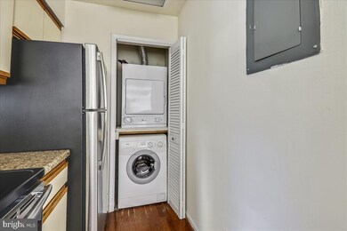 5812 Inman Park Cir unit 814, Rockville, MD 20852 - photo 5