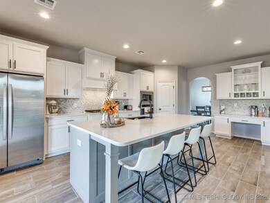 2010 W Fredericksburg Ct, Broken Arrow, OK 74011 - photo 6