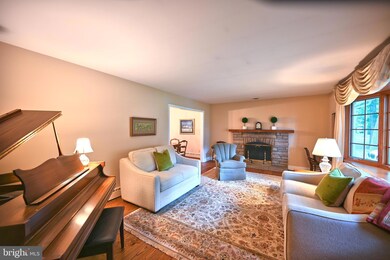 305 Oak Ln, Princeton Junction, NJ 08550 - photo 5