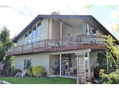 1413 E 21st St, the Dalles, OR 97058 - photo 2