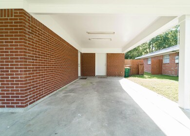 102 Lassere Cir, Long Beach