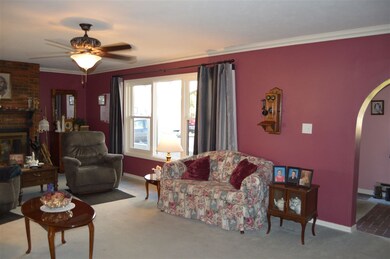 1076 E Sandra Rd, North Platte, NE 69101 - photo 2