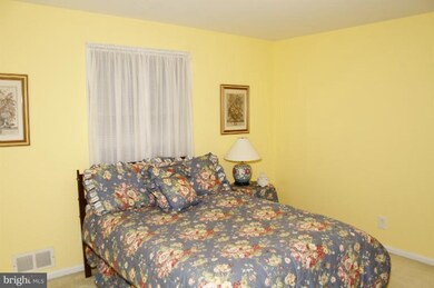 1137 Mchenry Dr, Glen Burnie, MD 21061 - photo 4