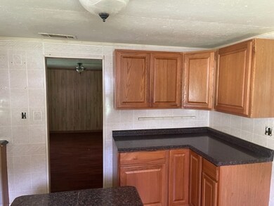 153 8th St S, Pitts, GA 31072 - photo 3