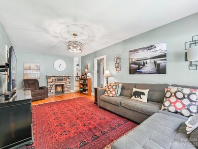 215 Erwin Hills Rd, Asheville, NC 28806 - photo 6