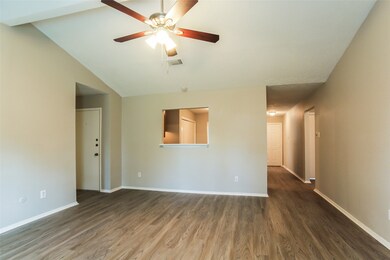 7647 Western Oak Ln, Houston, TX 77040 - photo 5