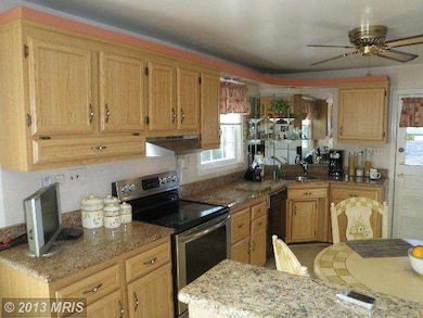 3211 Castleleigh Rd, Beltsville, MD 20705 - photo 7