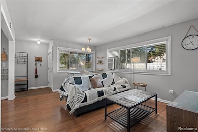 7568 Hazelton St, Dearborn Heights, MI 48127 - photo 5