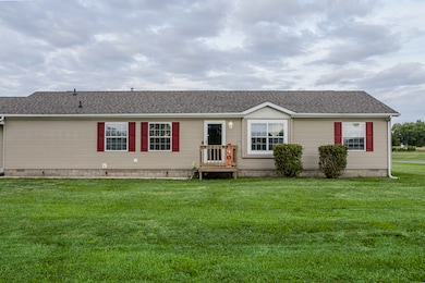 319 N Letcher St, Chenoa, IL 61726 - photo 2