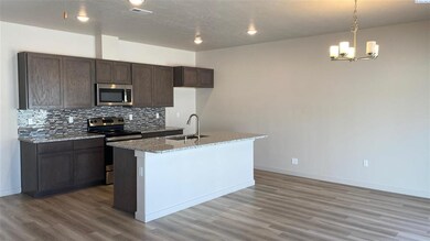 3918 W 5th Place, Kennewick, WA 99336 - photo 2