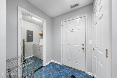 3030MarshWindsCircle205-6