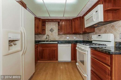 3705 Mazewood Ln, Fairfax, VA 22033 - photo 7