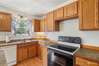 2305 Mcdougall Ave, Everett, WA 98201 - photo 7