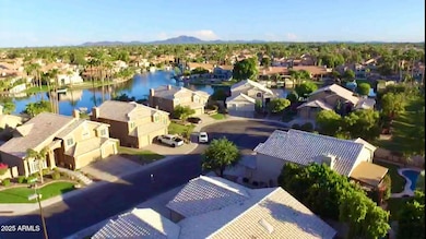 910 S Paradise Dr, Gilbert, AZ 85233 - photo 4