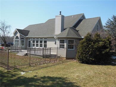 978 Treeline Dr, Allentown, PA 18103 - photo 4