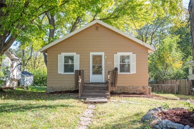 1221 56th St, Des Moines, IA 50311 - photo 2