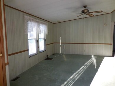 102 Clayton Dr, West Springfield, MA 01089 - photo 4