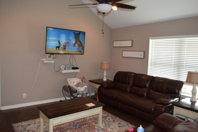 1042 Madison St, Manchester, TN 37355 - photo 2