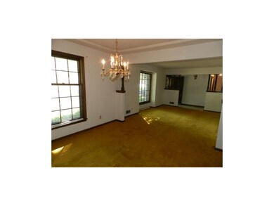 Formal Dining off of Kitchen and Living Room