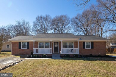 828 Sherwood Ln, Fredericksburg, VA 22407 - photo 5