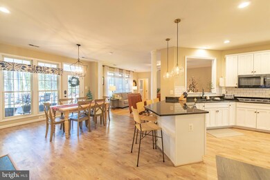 14855 King Charles Dr, Swan Point, MD 20645 - photo 5