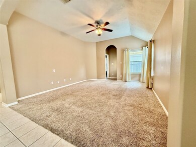 15910 Cottage Ivy Cir, Tomball, TX 77377 - photo 4