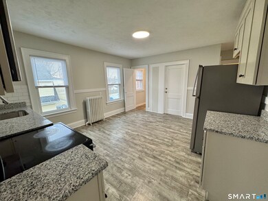 29 Nesbit Ave unit 2nd FL, West Hartford, CT 06119 - photo 4