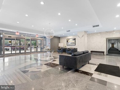 Potomac Plaza Terraces unit 912, Washington, DC 20037 - photo 2