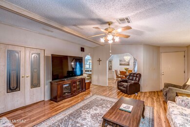 3364 W Majestic Dr__027