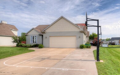 10281 Sentry Rd, Zeeland, MI 49464 - photo 3