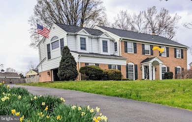 1006 Kimberwicke Rd, McLean, VA 22102 - photo 2