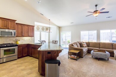 kitchen/living