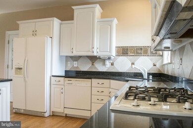 2410 Abigail Ct, Prince Frederick, MD 20678 - photo 7