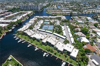 Great Complex.  Each unit comes with a dock.  Tenn