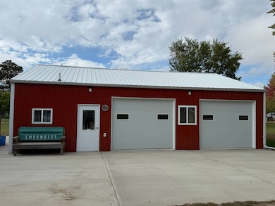 136 N Grant St, Stuart, NE 68780 - photo 4