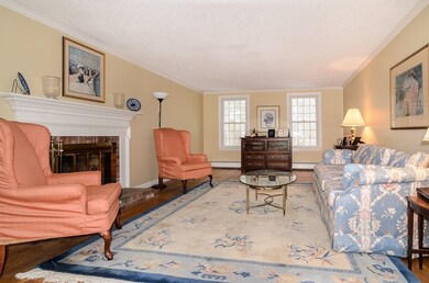 14 Penobscot St, Medfield, MA 02052 - photo 4
