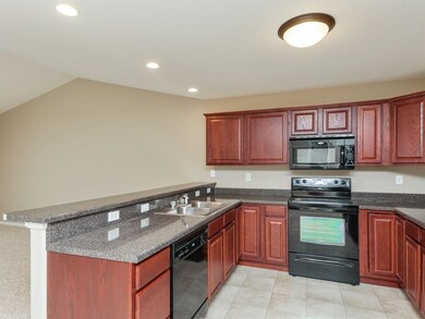 3605 Banar Dr SW unit C, Cedar Rapids, IA 52404 - photo 3