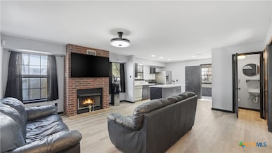 431 N Milam St, Seguin, TX 78155 - photo 4