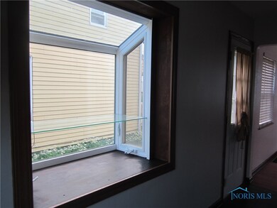  Garden window in Kitchen