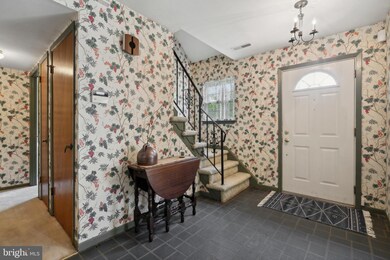 402 Robin Cir, Langhorne, PA 19047 - photo 5