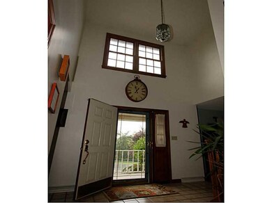 Entry/Foyer.